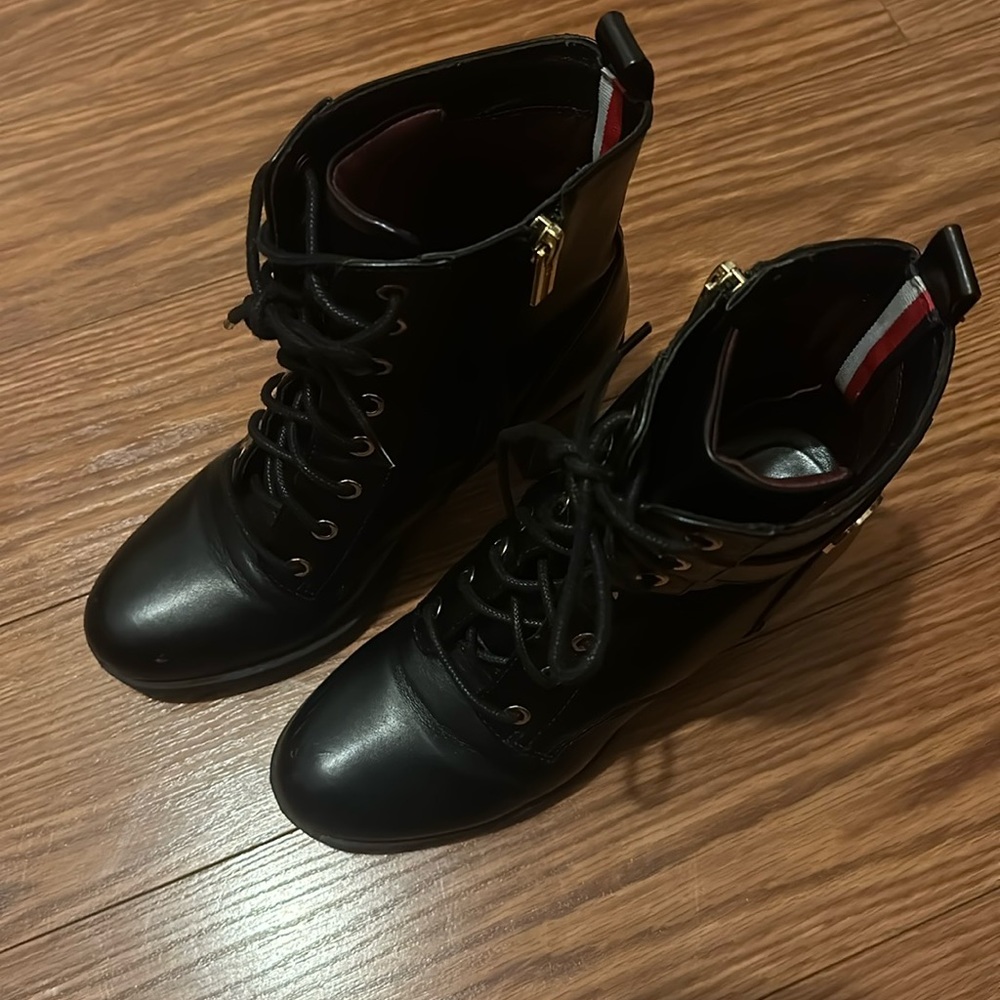Ankle booties black